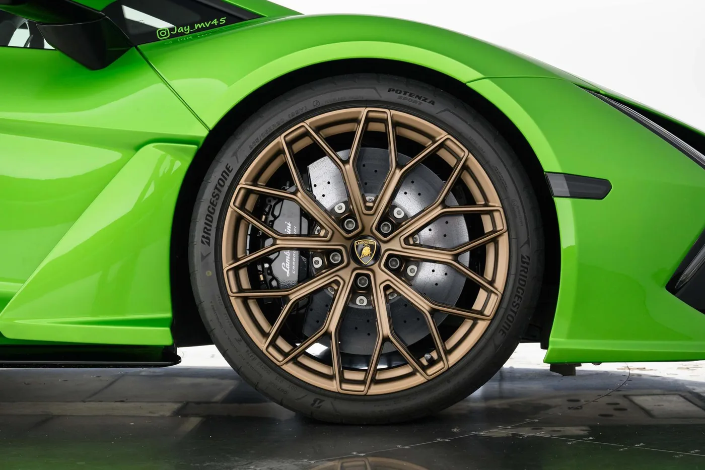 2024 Lamborghini Revuelto angeboten von einer Vertragshändlergruppe in Hatfield, Vereinigtes Königreich, Foto 9 von 20