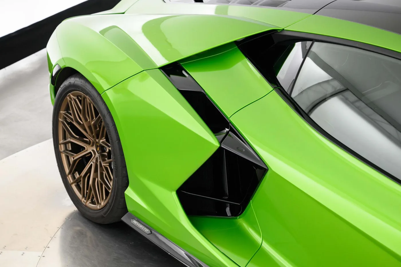 2024 Lamborghini Revuelto angeboten von einer Vertragshändlergruppe in Hatfield, Vereinigtes Königreich, Foto 19 von 20