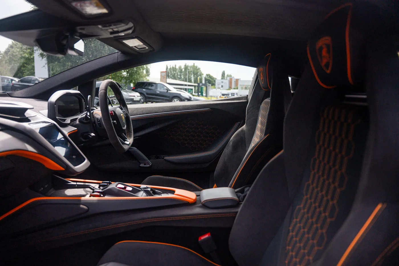2024 Lamborghini Revuelto angeboten von einer Vertragshändlergruppe in Manchester, Vereinigtes Königreich, Foto 6 von 20