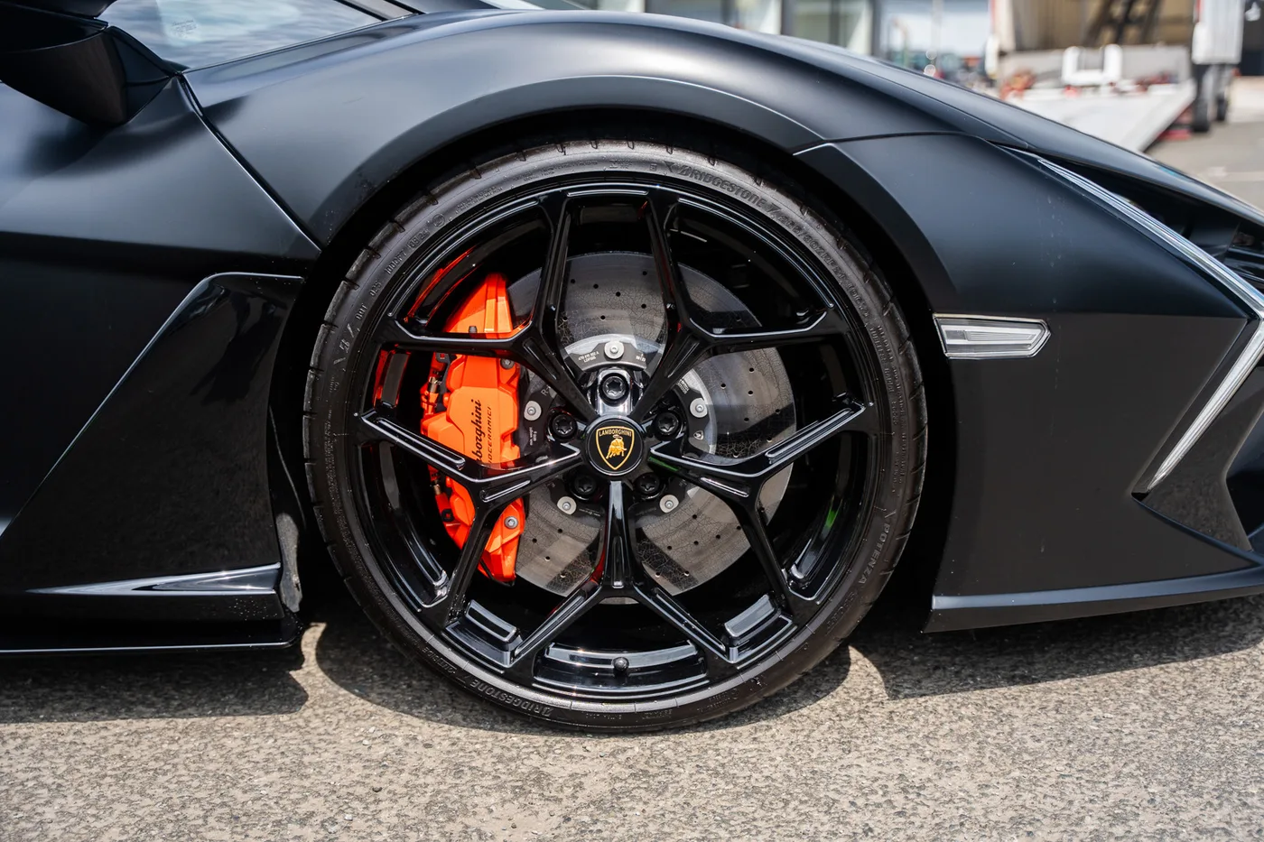 2024 Lamborghini Revuelto angeboten von einer Vertragshändlergruppe in Manchester, Vereinigtes Königreich, Foto 7 von 20
