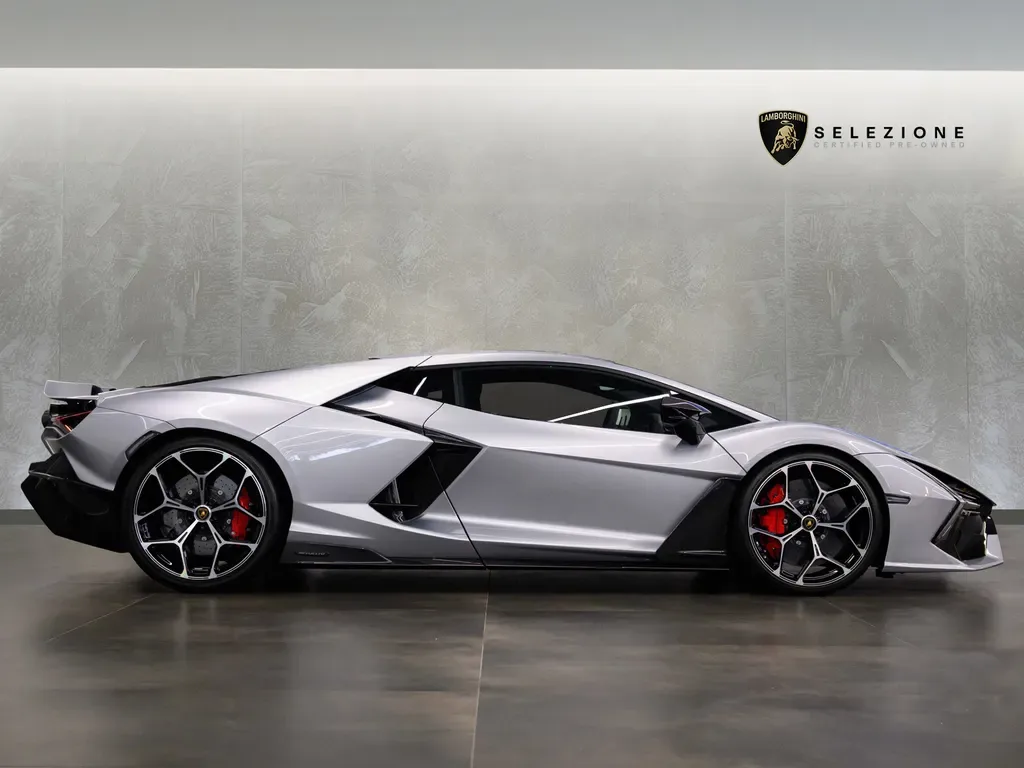2024 Lamborghini Revuelto, 2/20