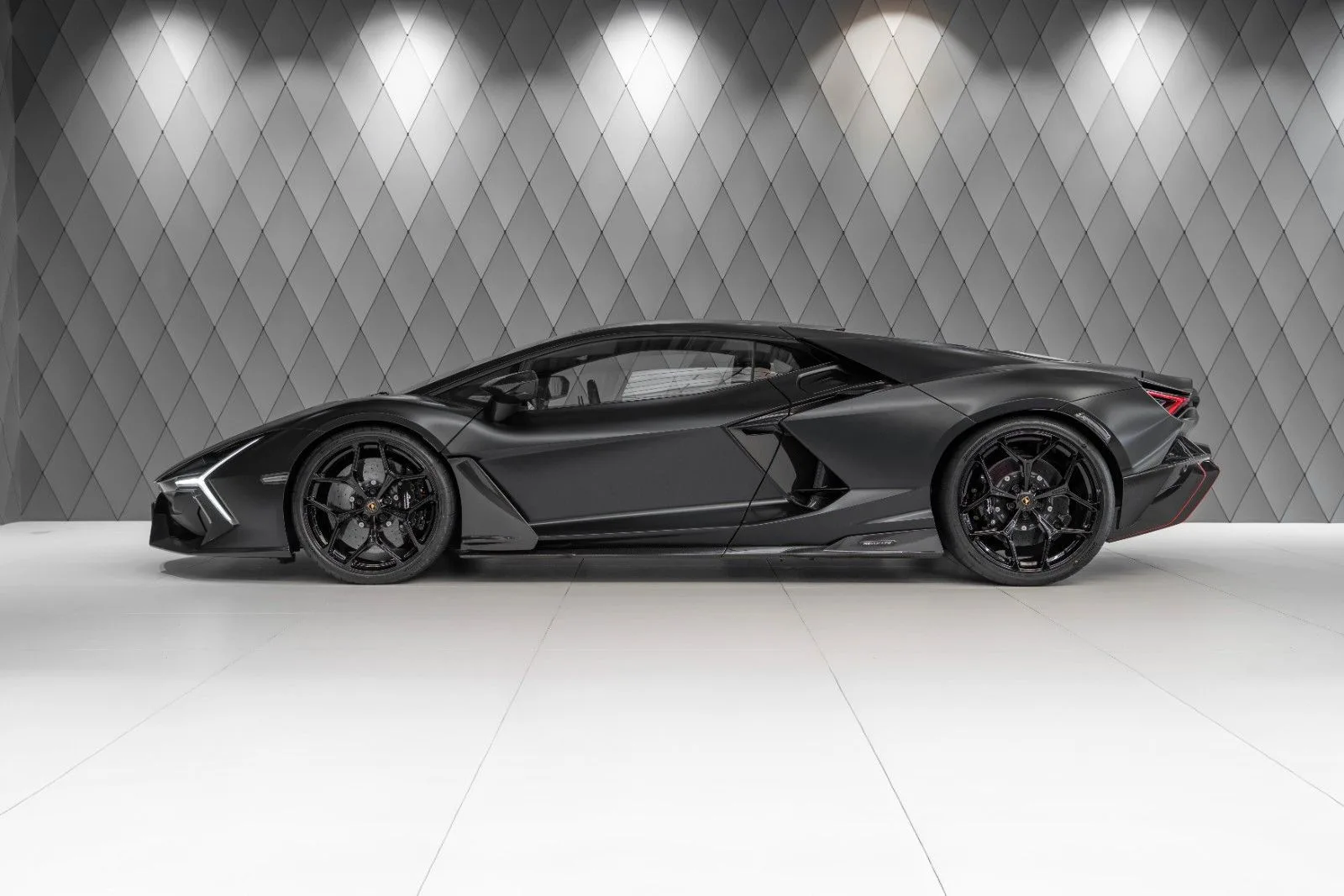 2024 Lamborghini Revuelto, 3/28