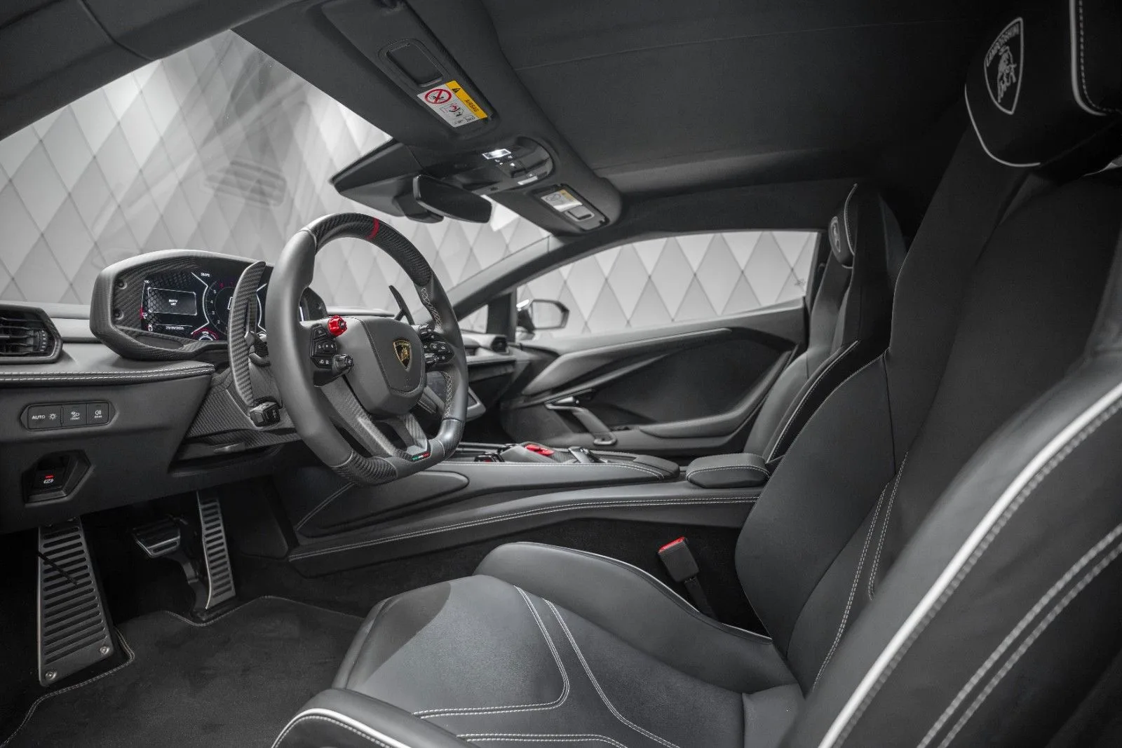 2024 Lamborghini Revuelto, 13/28