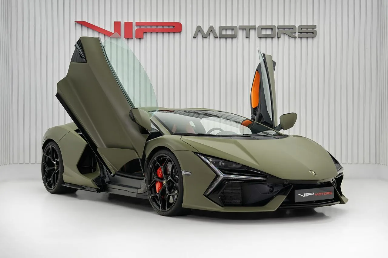 2024 Lamborghini Revuelto, 2/17