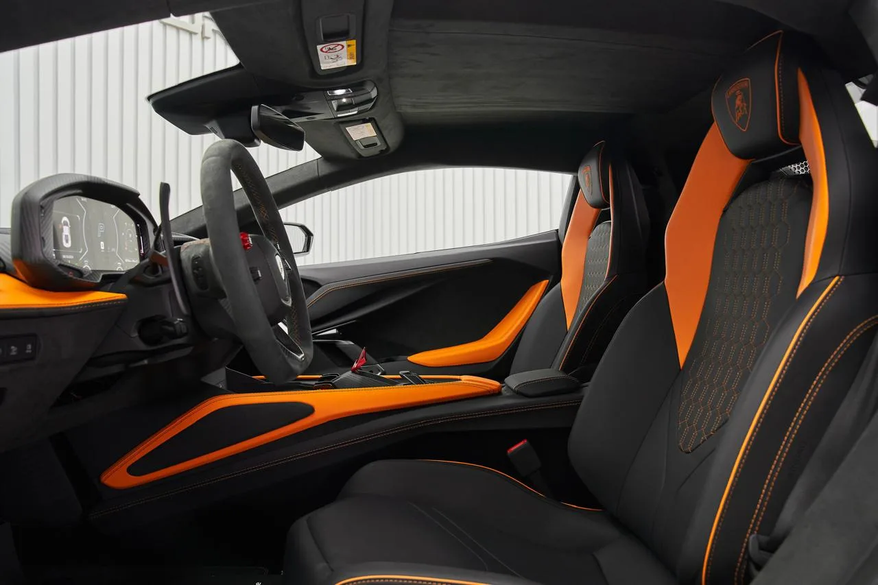 2024 Lamborghini Revuelto, 11/17