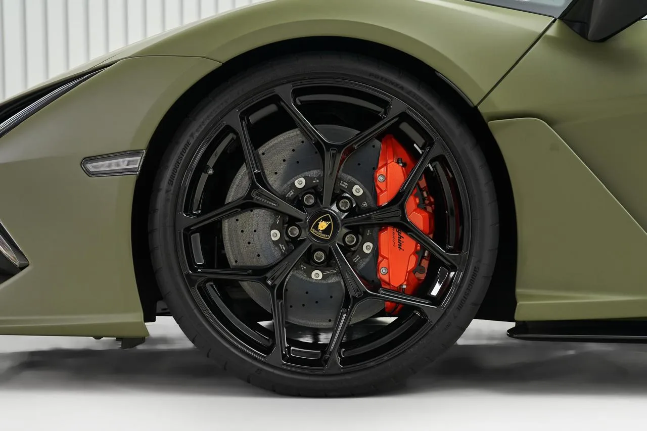 2024 Lamborghini Revuelto, 16/17