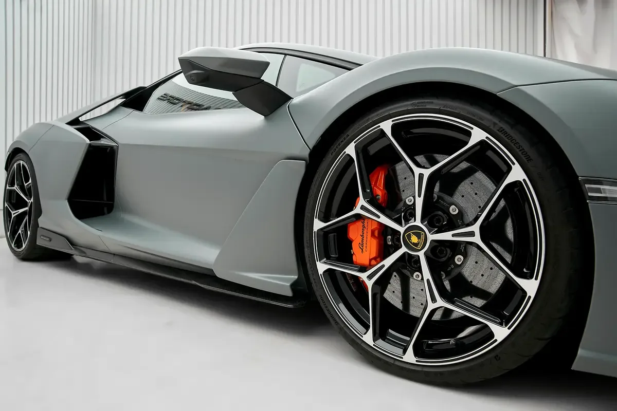 2024 Lamborghini Revuelto, 9/19