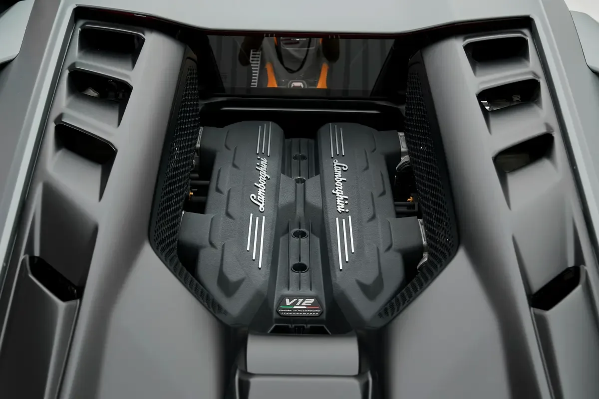 2024 Lamborghini Revuelto, 14/19