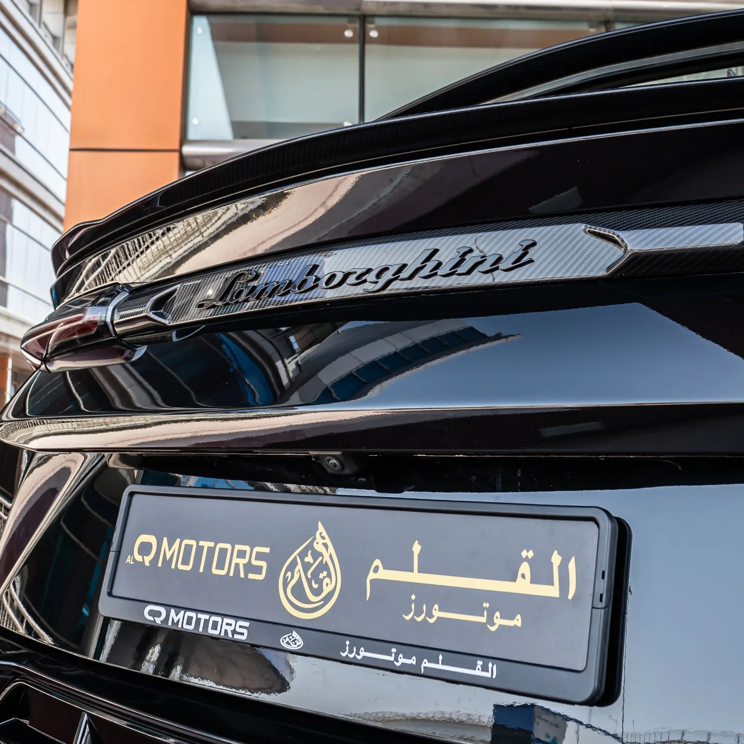 2024 Lamborghini Urus Performante angeboten von einem Fachhändler in Dubai, Vereinigte Arabische Emirate, Foto 2 von 25
