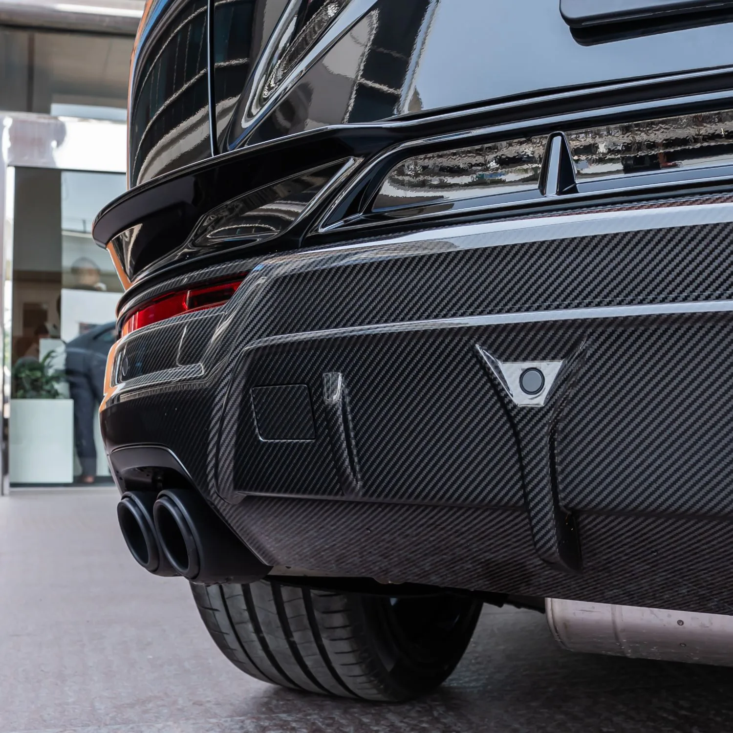 2024 Lamborghini Urus Performante angeboten von einem Fachhändler in Dubai, Vereinigte Arabische Emirate, Foto 3 von 25