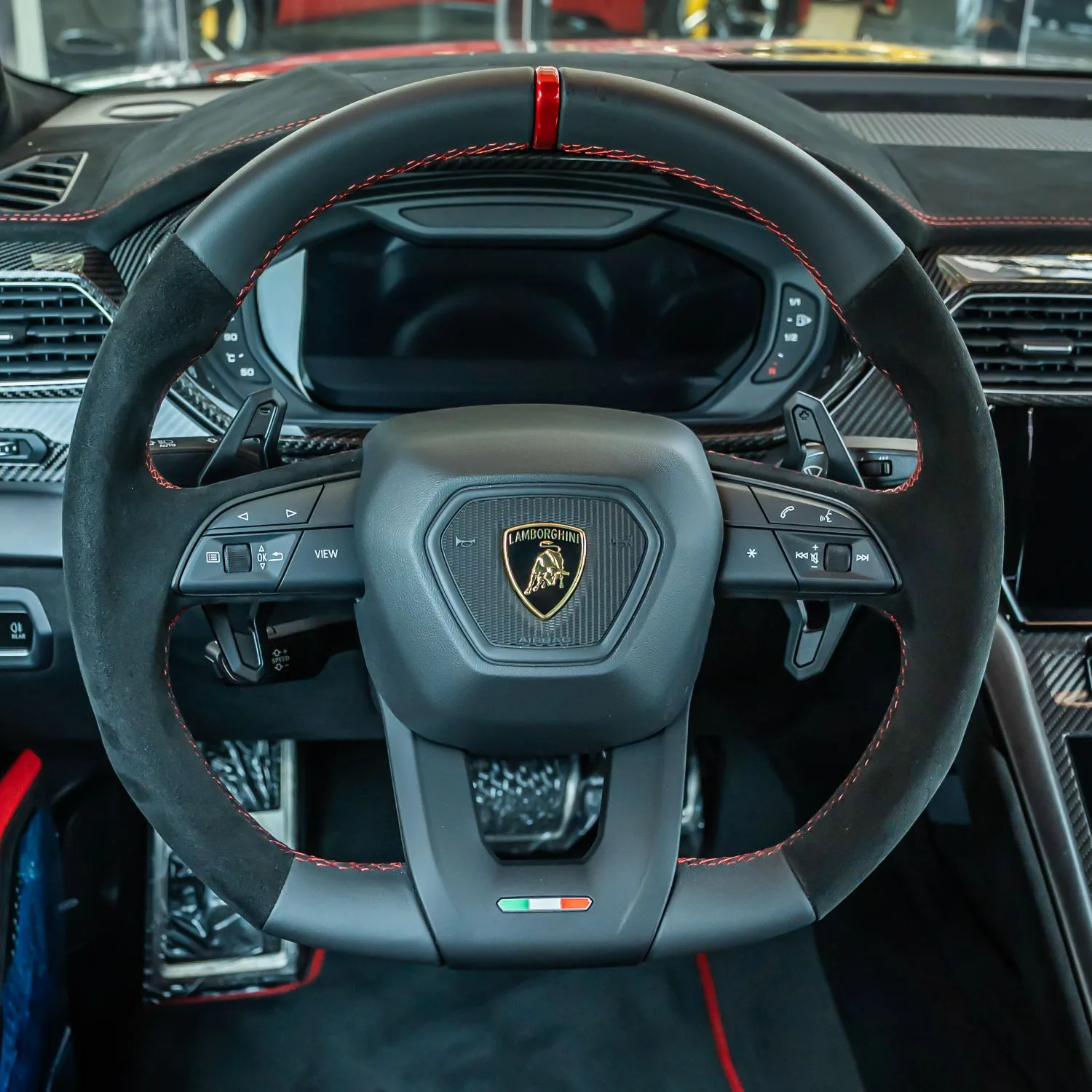 2024 Lamborghini Urus Performante angeboten von einem Fachhändler in Dubai, Vereinigte Arabische Emirate, Foto 11 von 25