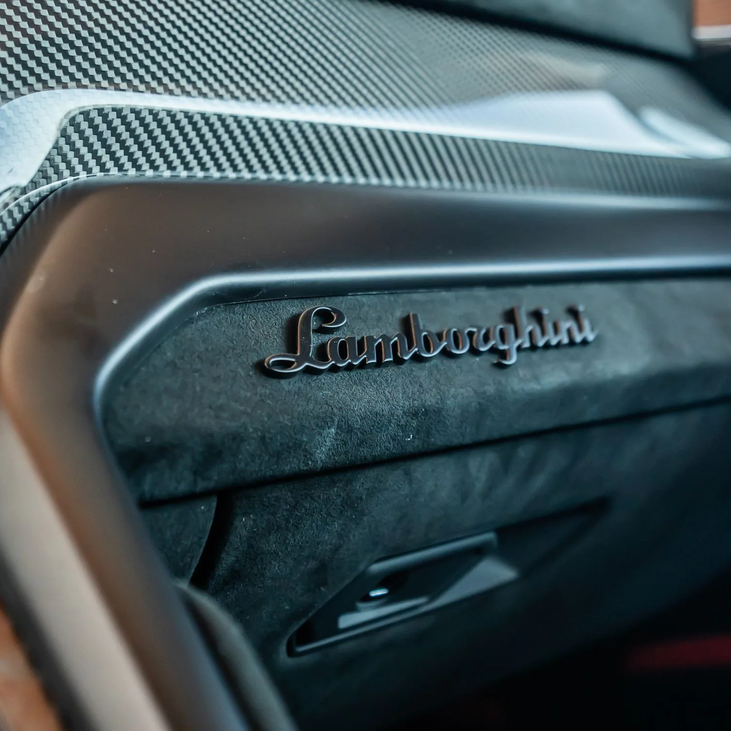 2024 Lamborghini Urus Performante angeboten von einem Fachhändler in Dubai, Vereinigte Arabische Emirate, Foto 19 von 25