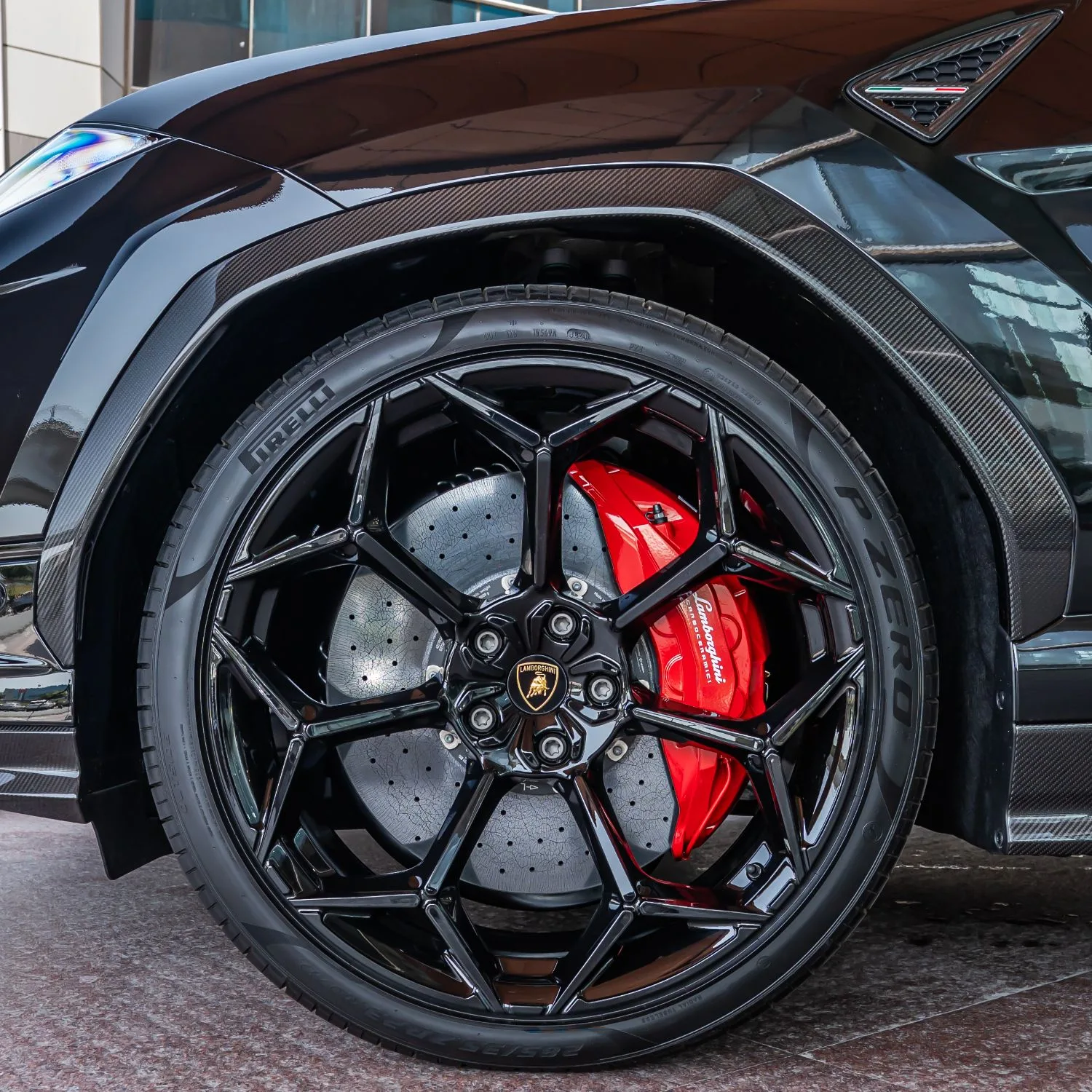 2024 Lamborghini Urus Performante angeboten von einem Fachhändler in Dubai, Vereinigte Arabische Emirate, Foto 24 von 25