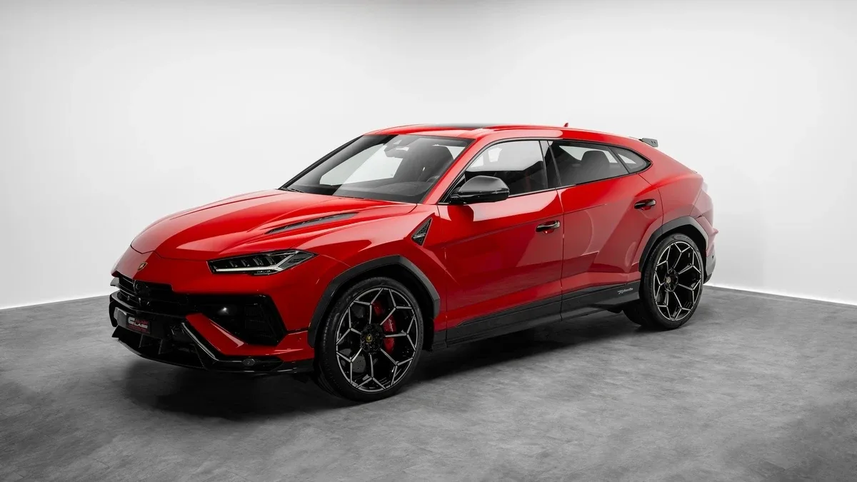 2024 Lamborghini Urus Performante offered by a specialist dealer in Dubai, United Arab Emirates, photo 2 of 25