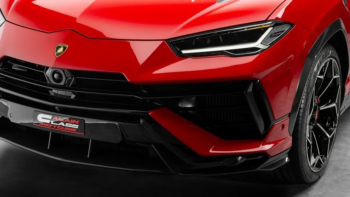 2024 Lamborghini Urus Performante offered by a specialist dealer in Dubai, United Arab Emirates, photo 7 of 25