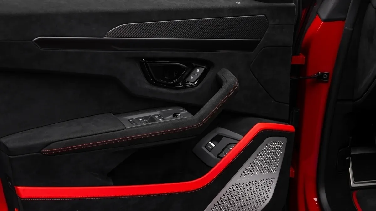 2024 Lamborghini Urus Performante offered by a specialist dealer in Dubai, United Arab Emirates, photo 10 of 25