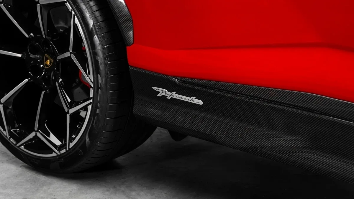 2024 Lamborghini Urus Performante offered by a specialist dealer in Dubai, United Arab Emirates, photo 25 of 25