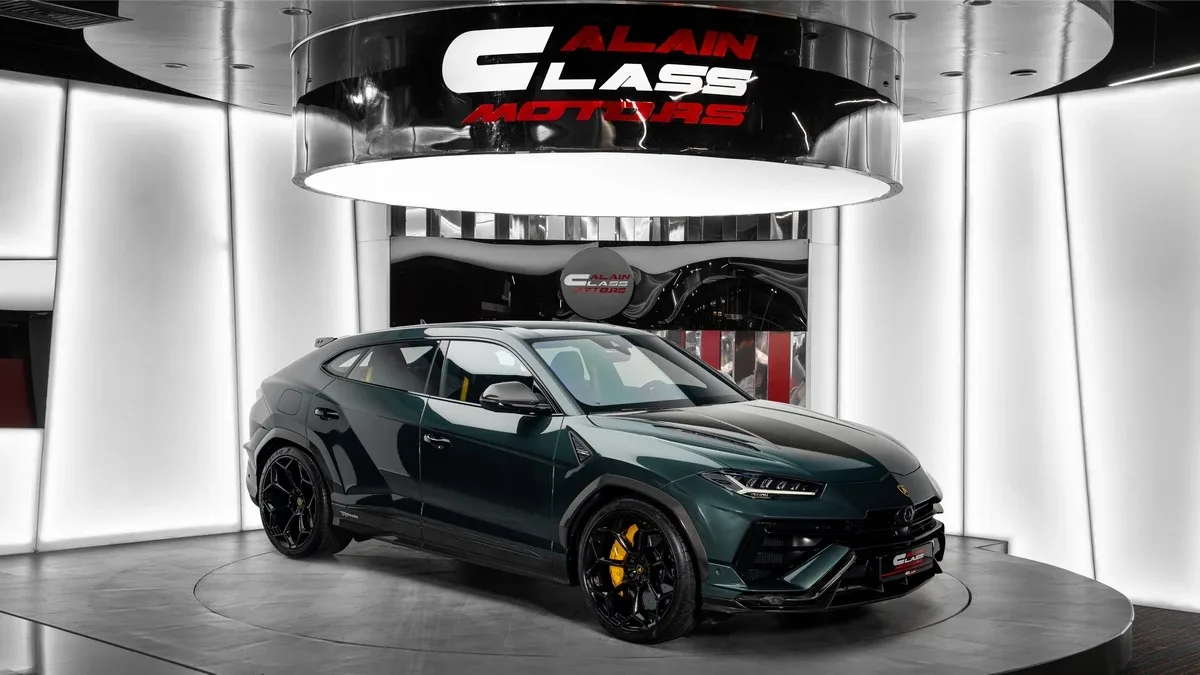 2024 Lamborghini Urus Performante proposée par un concessionnaire spécialisé à Dubai, Émirats arabes unis, photo principale
