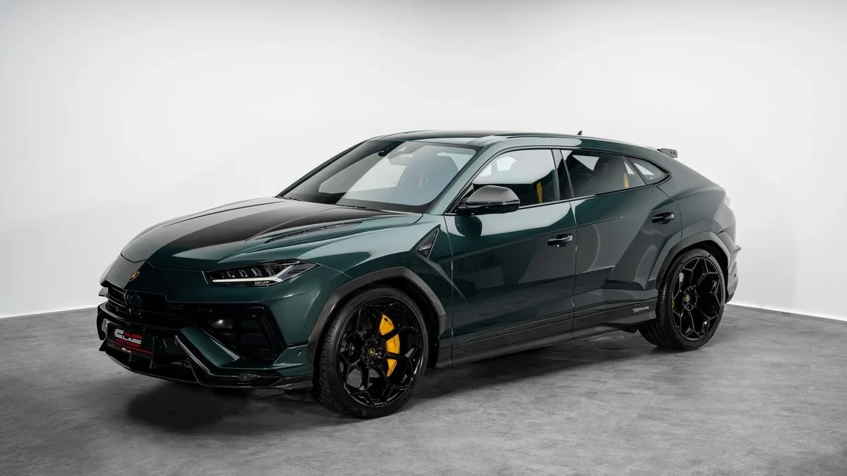 2024 Lamborghini Urus Performante offered by a specialist dealer in Dubai, United Arab Emirates, photo 2 of 25