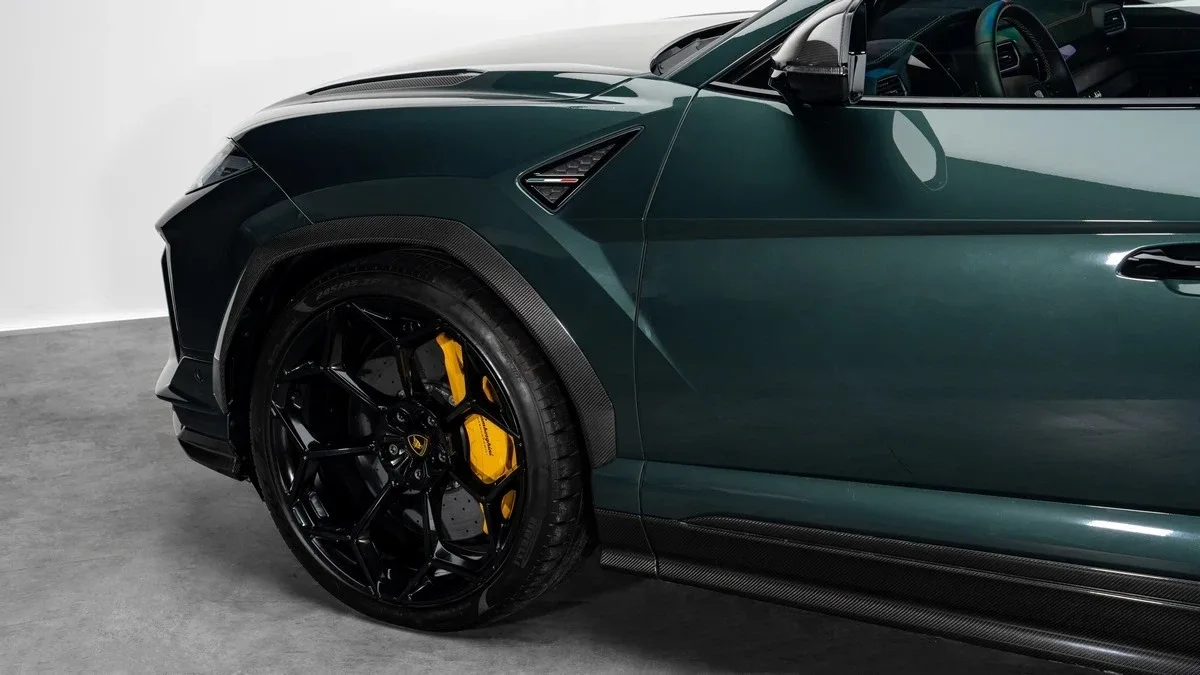 2024 Lamborghini Urus Performante offered by a specialist dealer in Dubai, United Arab Emirates, photo 6 of 25