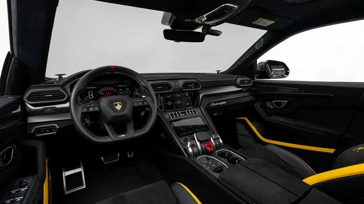 2024 Lamborghini Urus Performante offered by a specialist dealer in Dubai, United Arab Emirates, photo 13 of 25