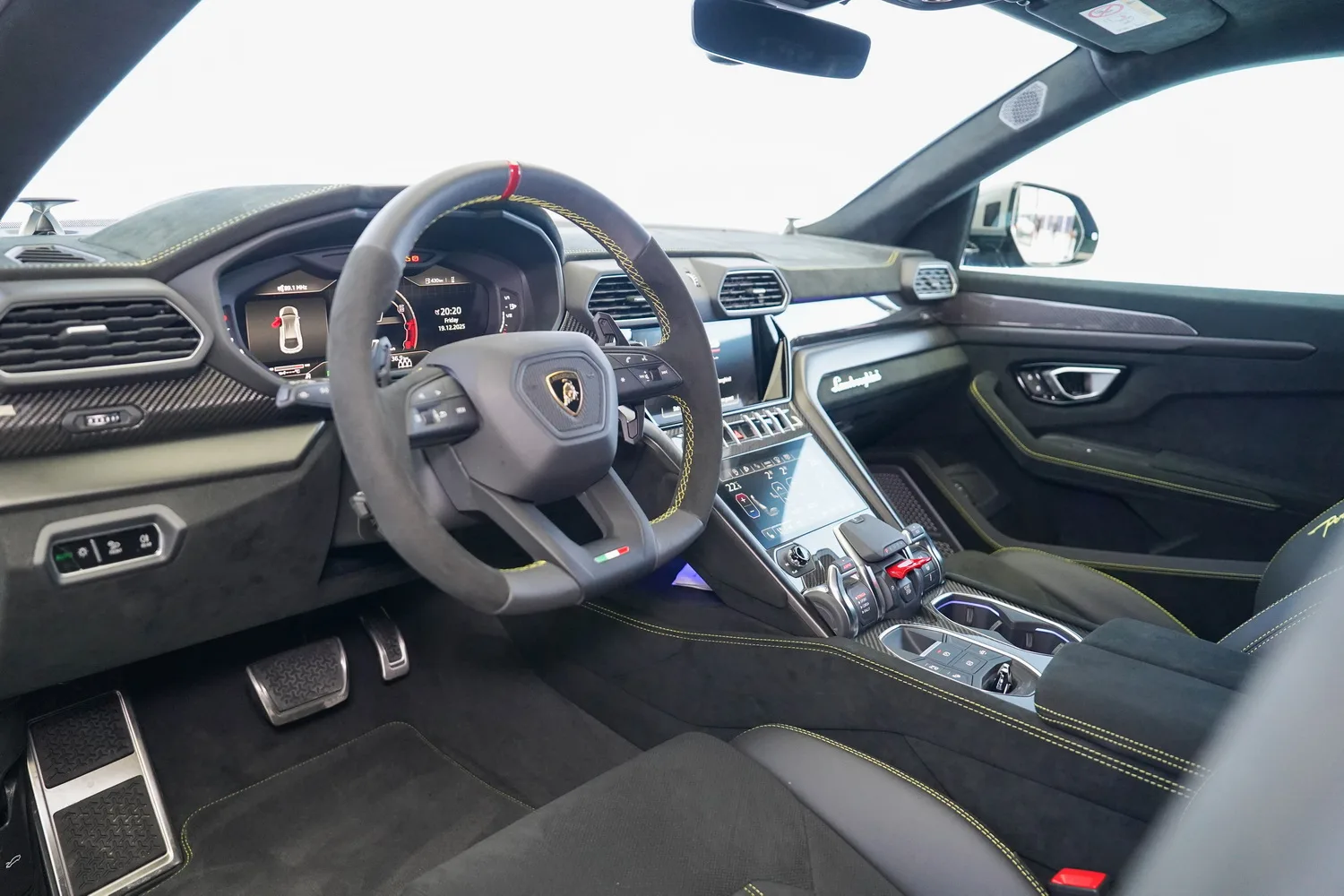 2024 Lamborghini Urus Performante, 2/18