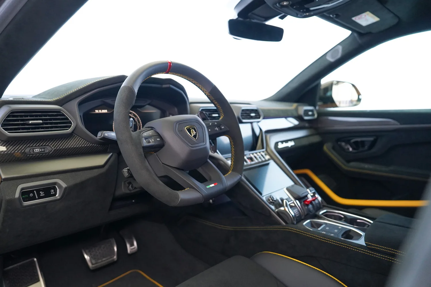 2024 Lamborghini Urus Performante, 3/20