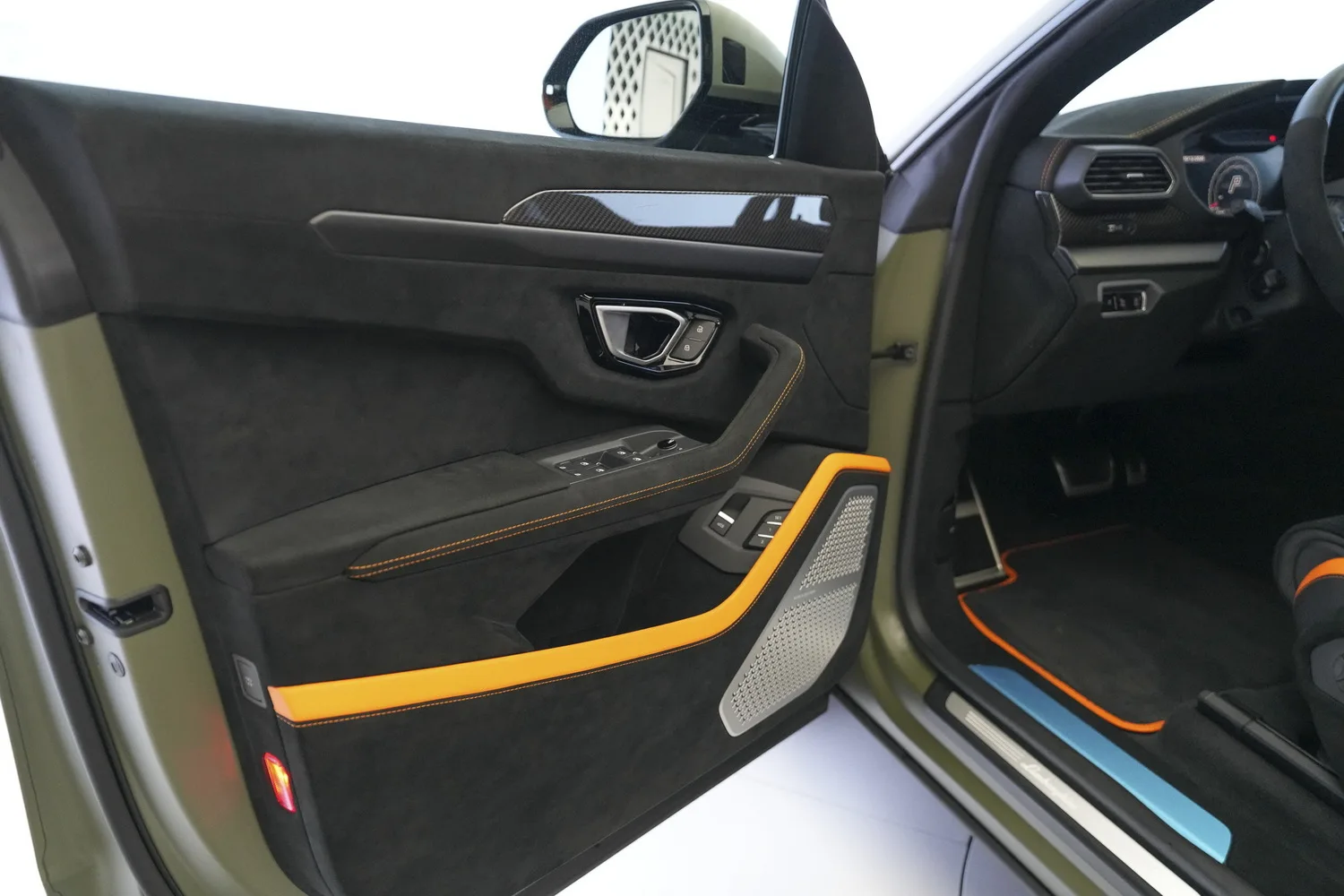 2024 Lamborghini Urus Performante, 2/20