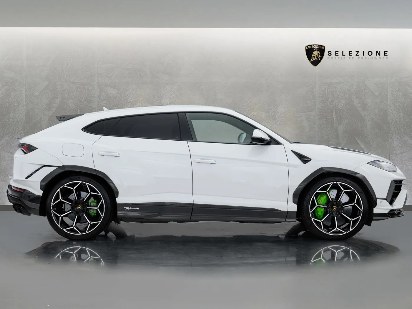 2024 Lamborghini Urus Performante angeboten von einer Vertragshändlergruppe in London, Vereinigtes Königreich, Foto 2 von 20