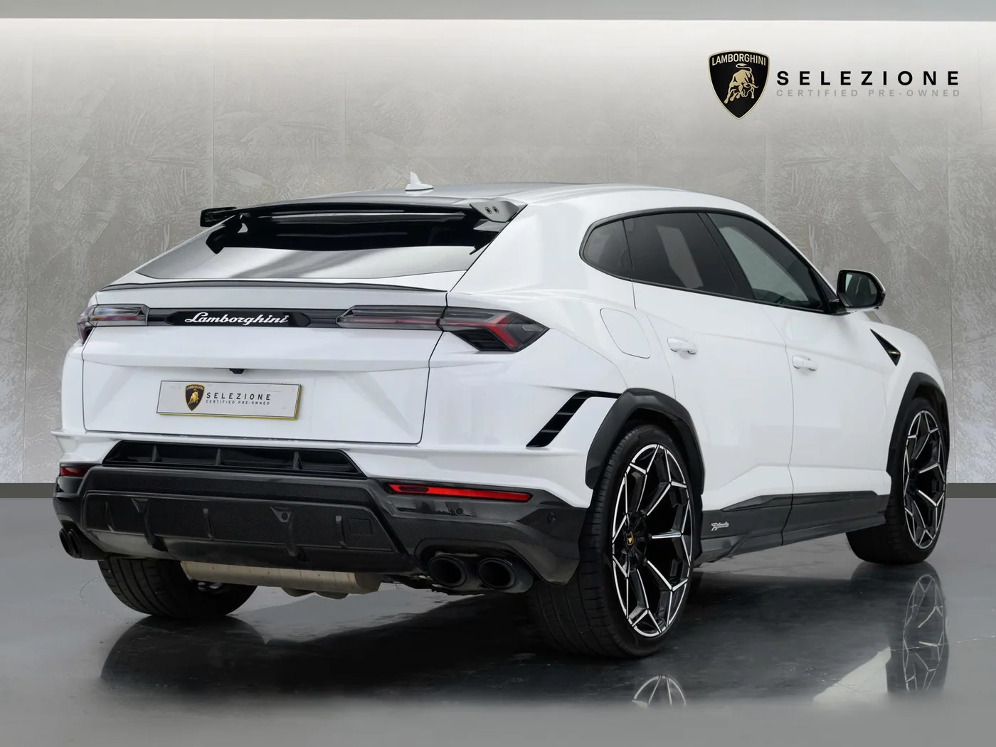 2024 Lamborghini Urus Performante angeboten von einer Vertragshändlergruppe in London, Vereinigtes Königreich, Foto 3 von 20