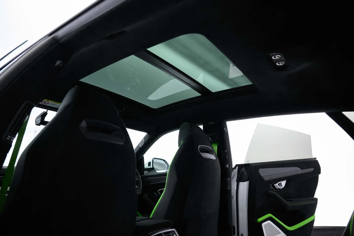 2024 Lamborghini Urus Performante angeboten von einer Vertragshändlergruppe in London, Vereinigtes Königreich, Foto 18 von 20