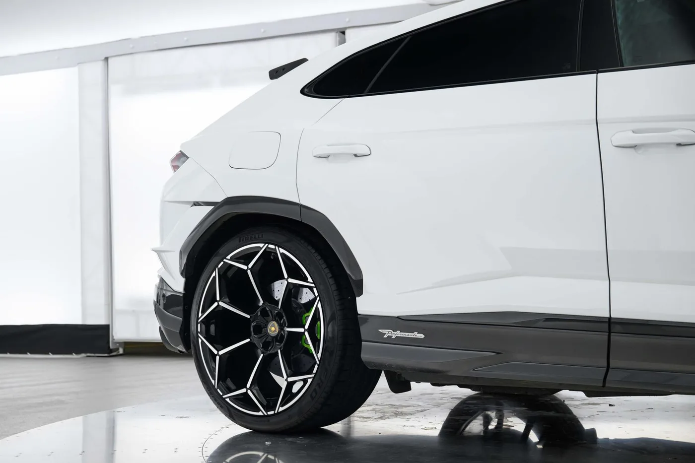 2024 Lamborghini Urus Performante angeboten von einer Vertragshändlergruppe in London, Vereinigtes Königreich, Foto 19 von 20