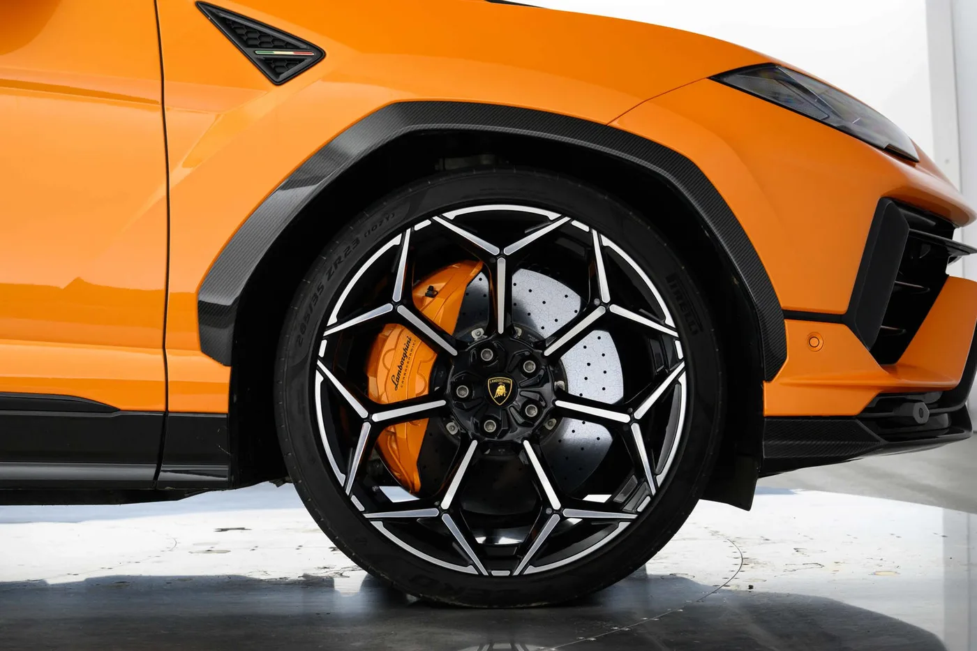 2024 Lamborghini Urus Performante offered by a franchised dealer group in London, United Kingdom, photo 9 of 20