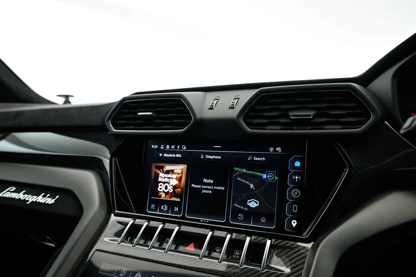 2024 Lamborghini Urus Performante offered by a franchised dealer group in London, United Kingdom, photo 12 of 20
