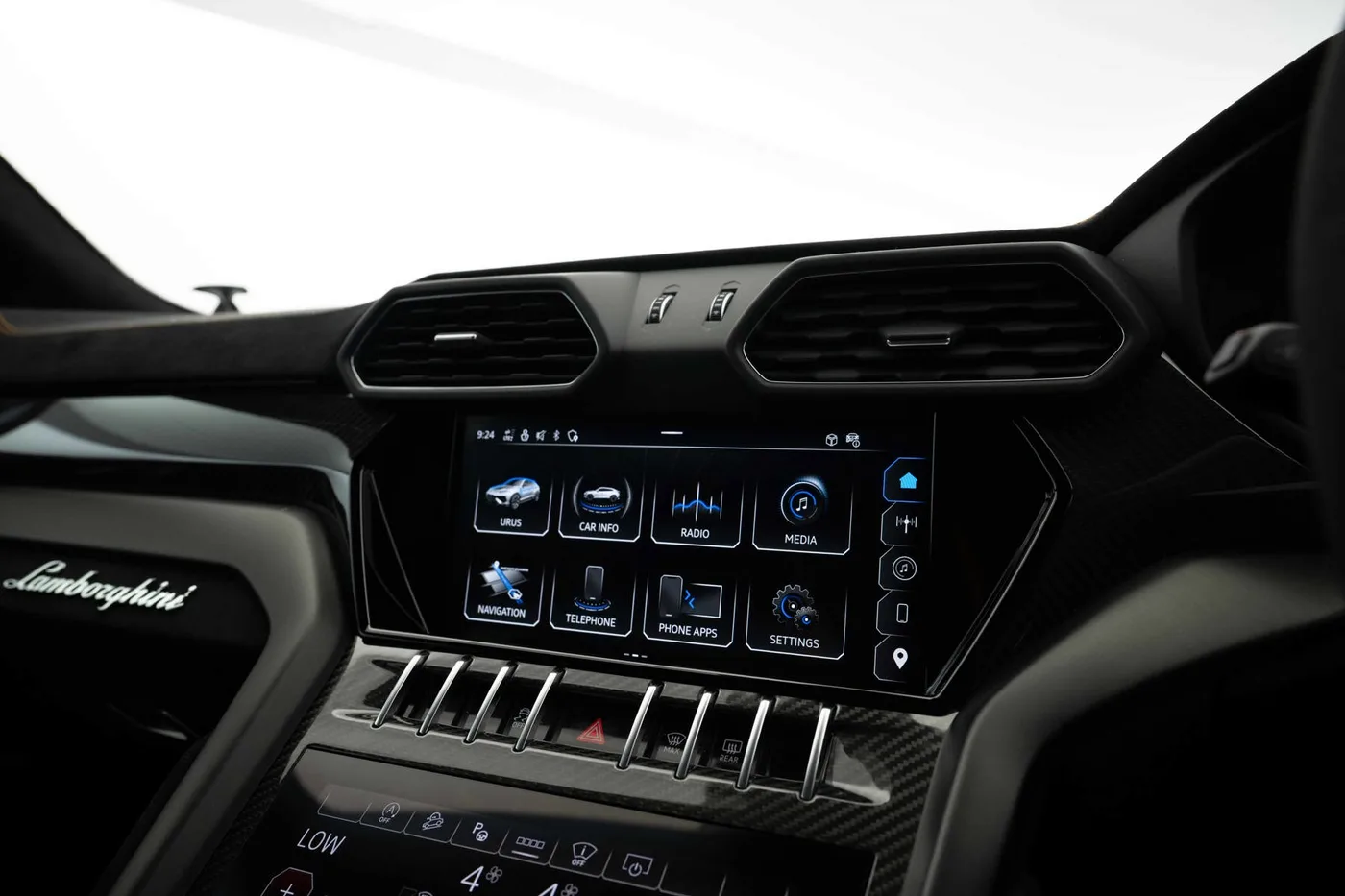 2024 Lamborghini Urus Performante offered by a franchised dealer group in London, United Kingdom, photo 13 of 20
