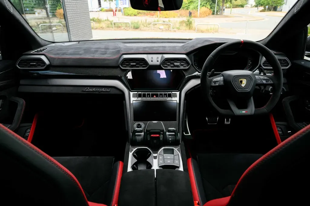 2024 Lamborghini Urus Performante, 15/20