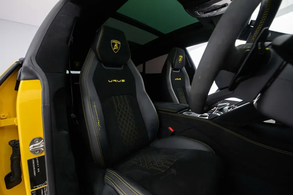 2024 Lamborghini Urus Performante, 18/20