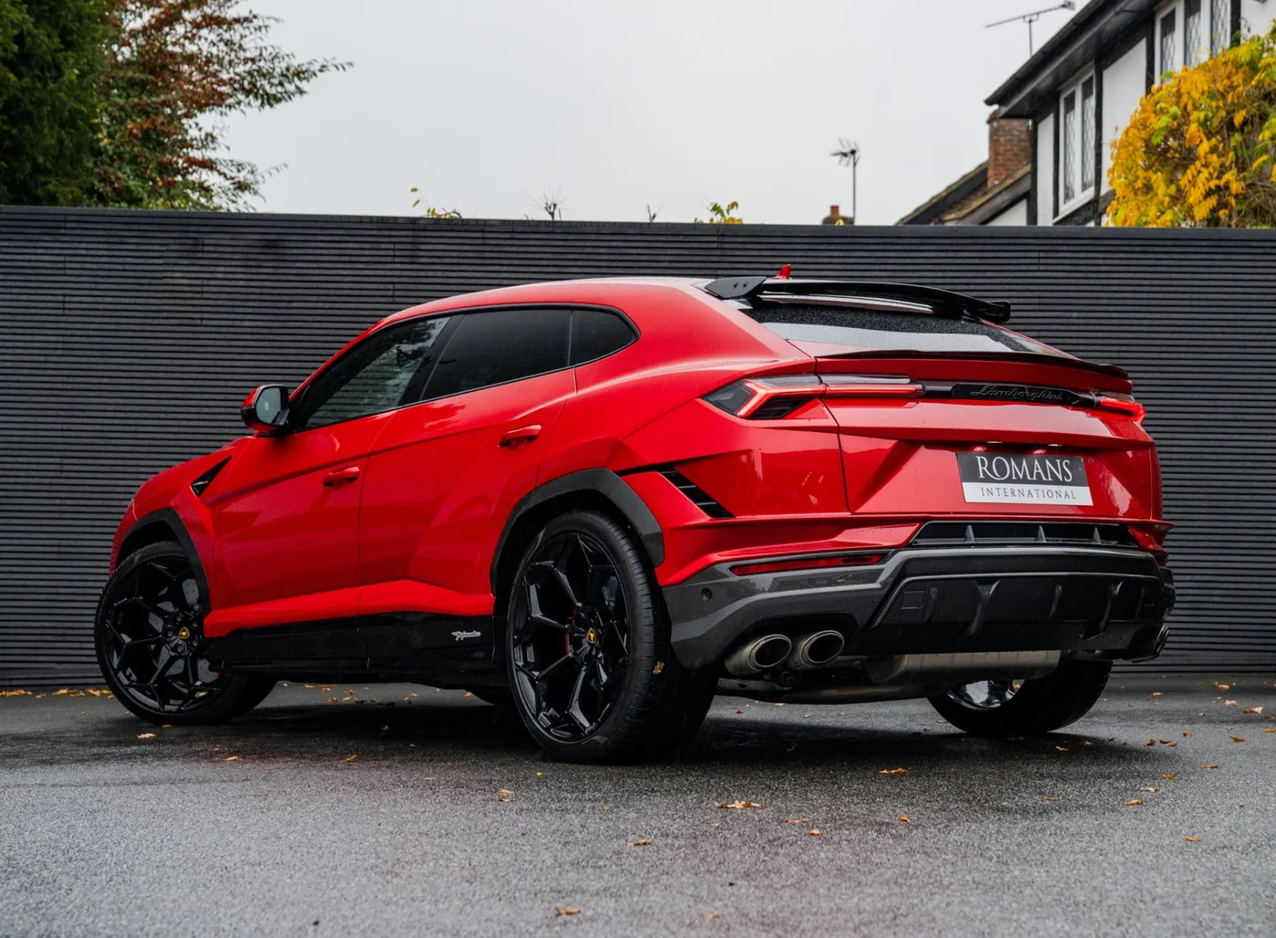 2024 Lamborghini Urus Performante offered by a specialist dealer in Banstead, United Kingdom, photo 4 of 15