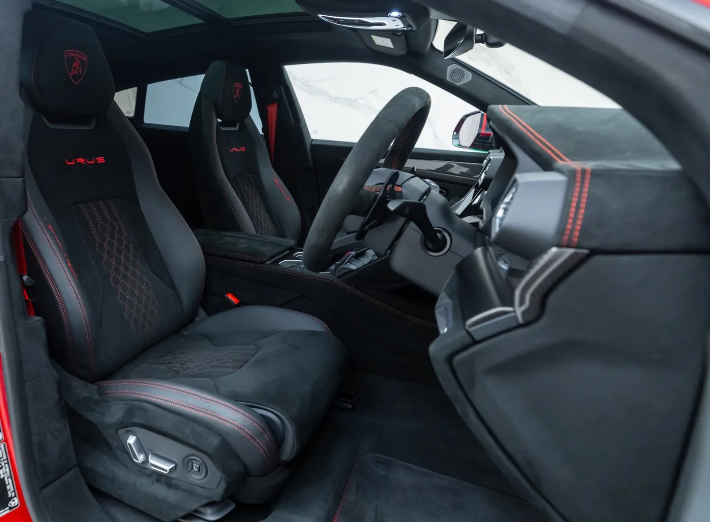2024 Lamborghini Urus Performante offered by a specialist dealer in Banstead, United Kingdom, photo 14 of 15