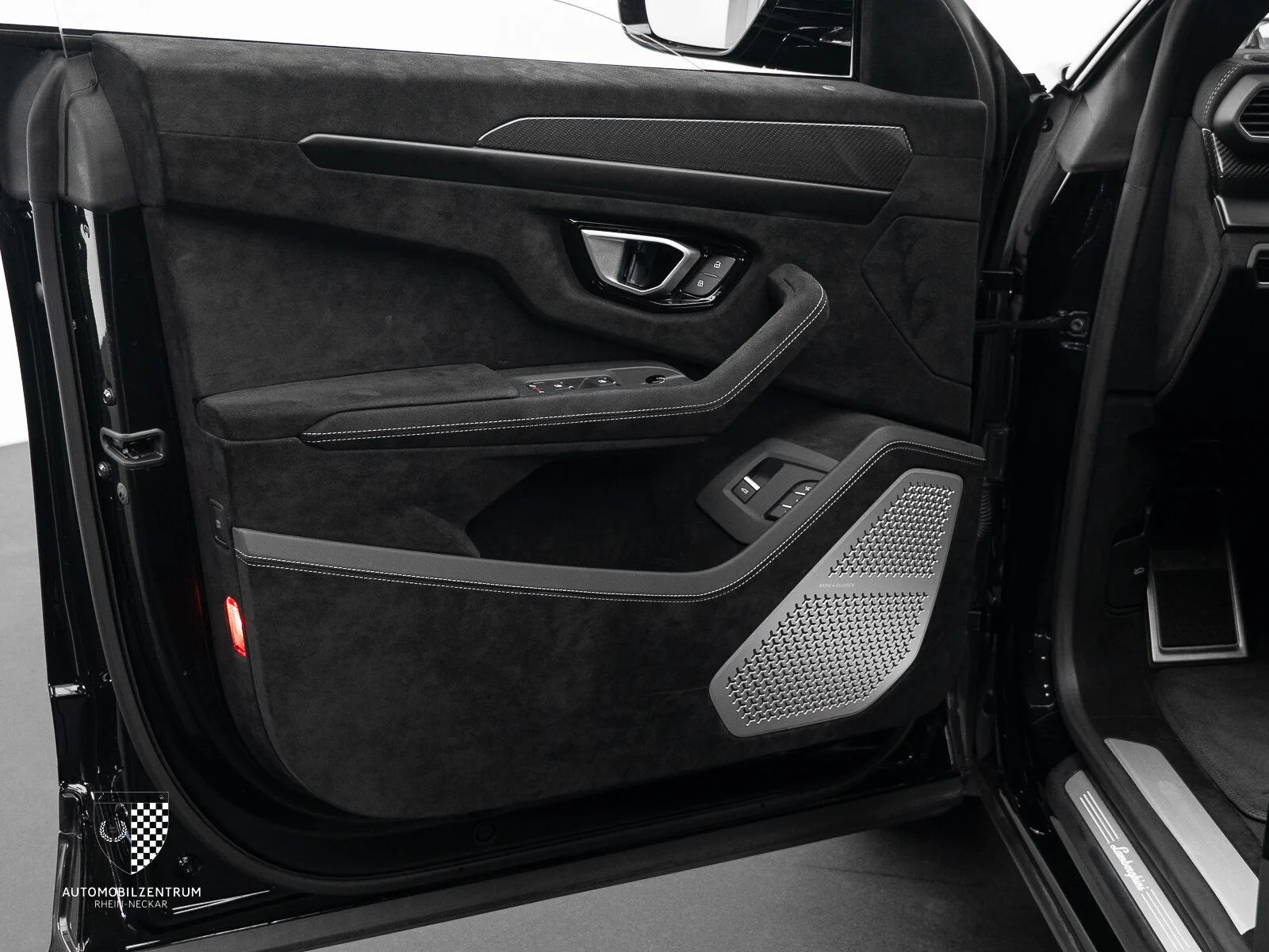 2024 Lamborghini Urus Performante, 27/30