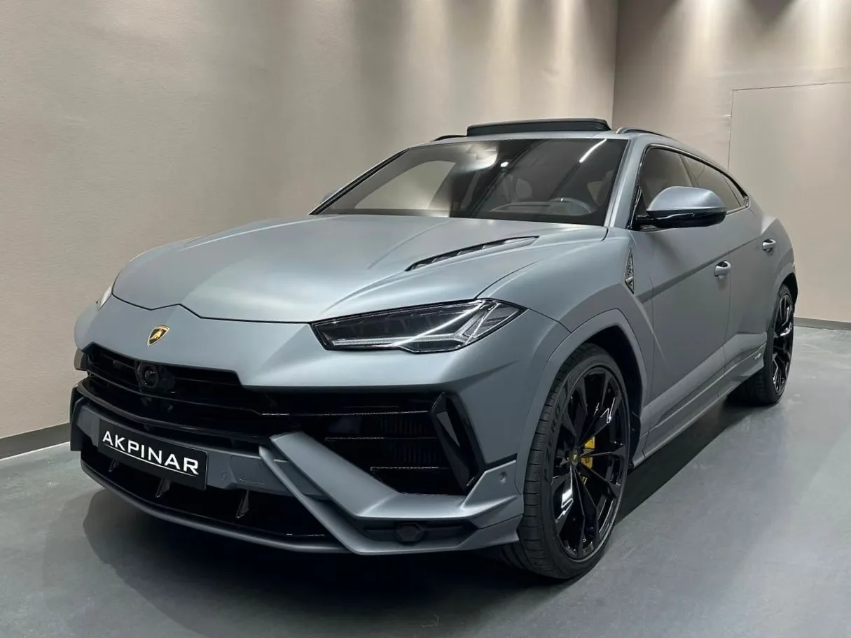2024 Lamborghini Urus S proposée par un concessionnaire spécialisé à Holzgerlingen, Allemagne, photo principale