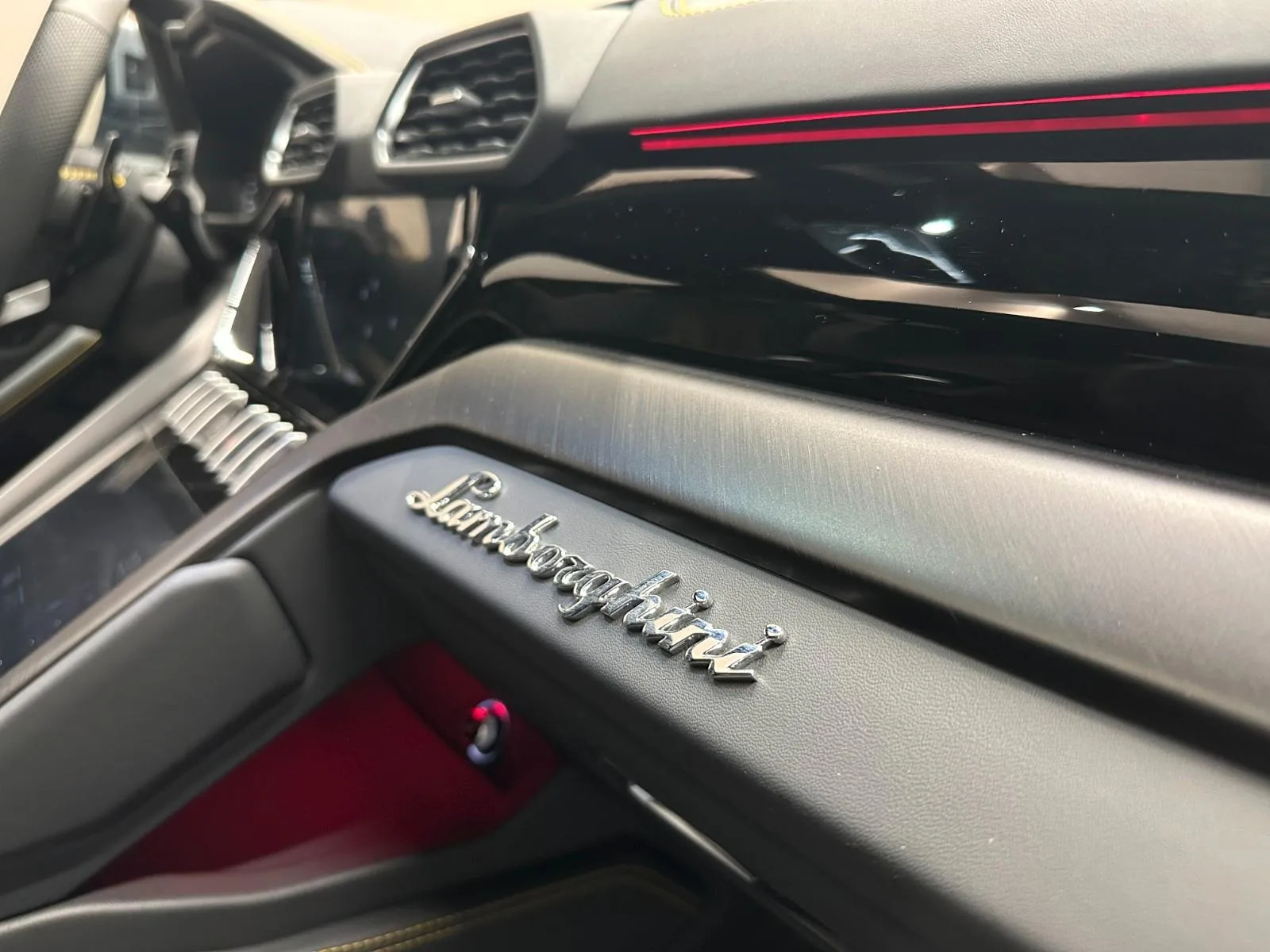 2024 Lamborghini Urus S, 26/30