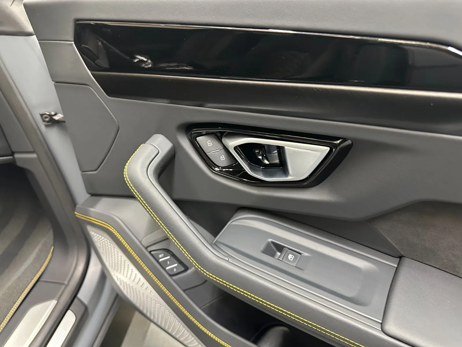 2024 Lamborghini Urus S, 28/30