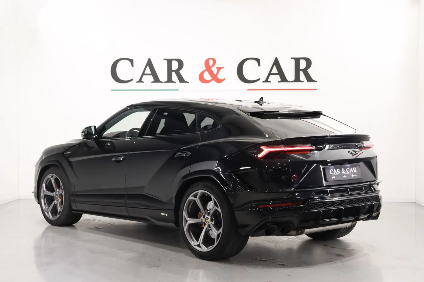 2024 Lamborghini Urus S offered by a supercar dealer in Zibido San Giacomo, Italy, photo 2 of 24