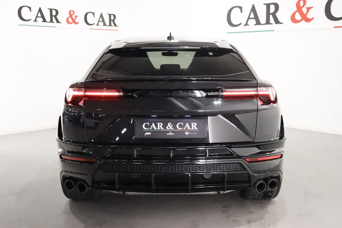 2024 Lamborghini Urus S offered by a supercar dealer in Zibido San Giacomo, Italy, photo 3 of 24