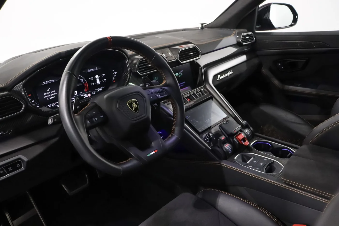 2024 Lamborghini Urus S offered by a supercar dealer in Zibido San Giacomo, Italy, photo 7 of 24