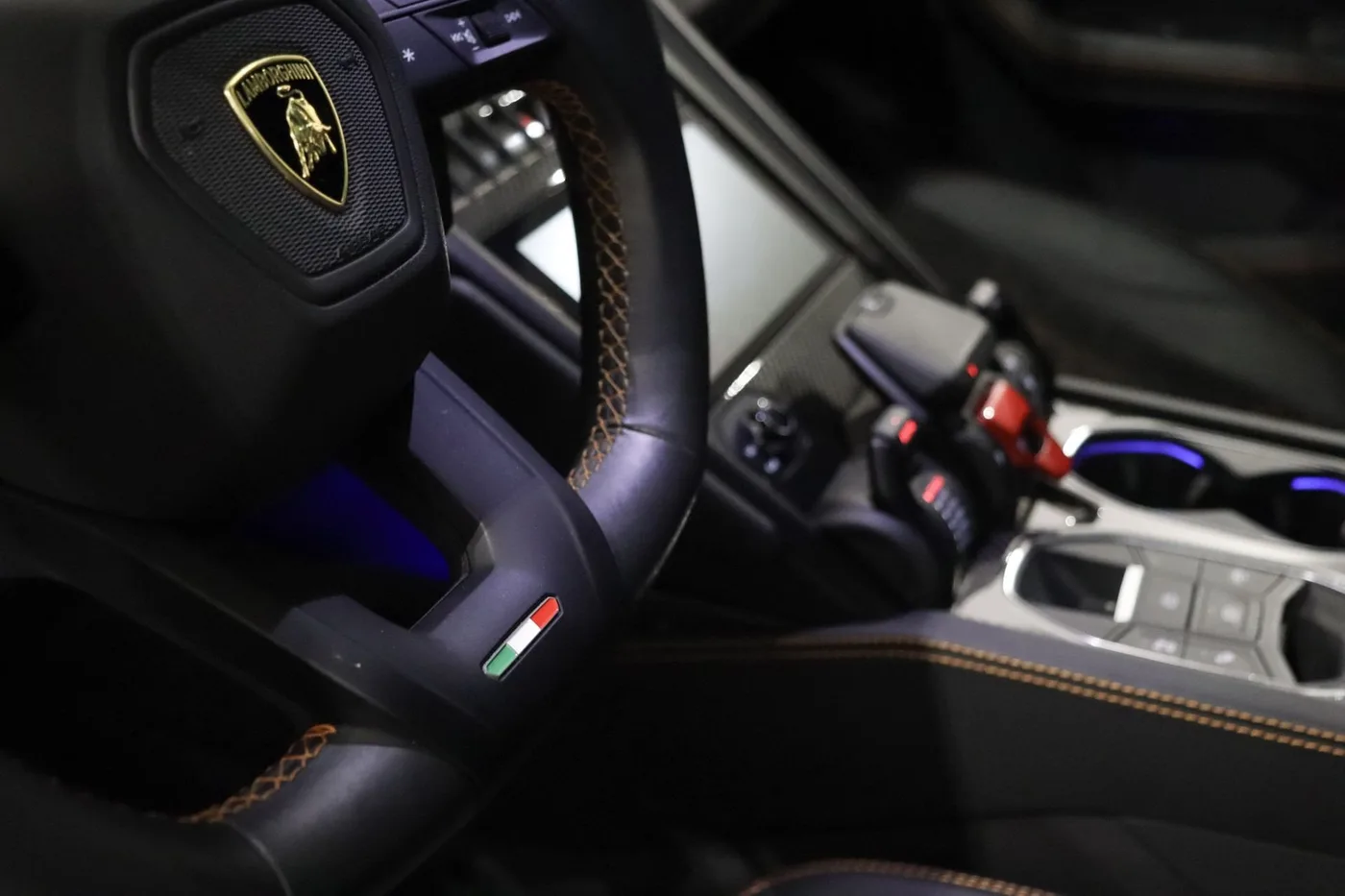 2024 Lamborghini Urus S offered by a supercar dealer in Zibido San Giacomo, Italy, photo 9 of 24