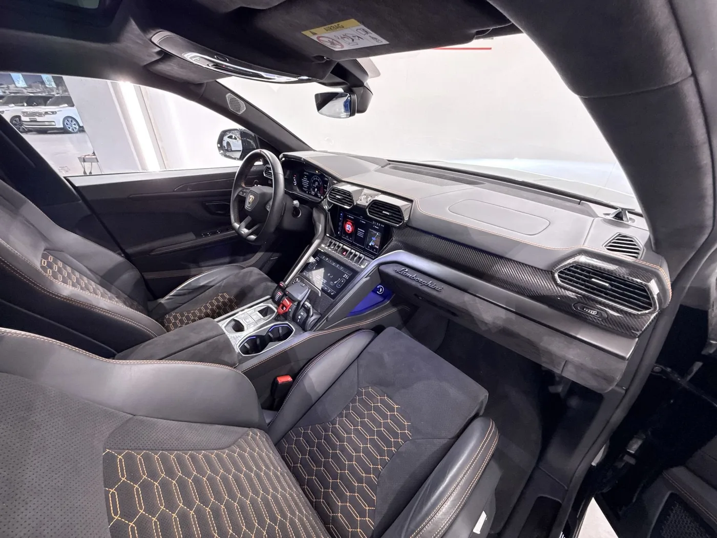 2024 Lamborghini Urus S offered by a supercar dealer in Zibido San Giacomo, Italy, photo 15 of 24