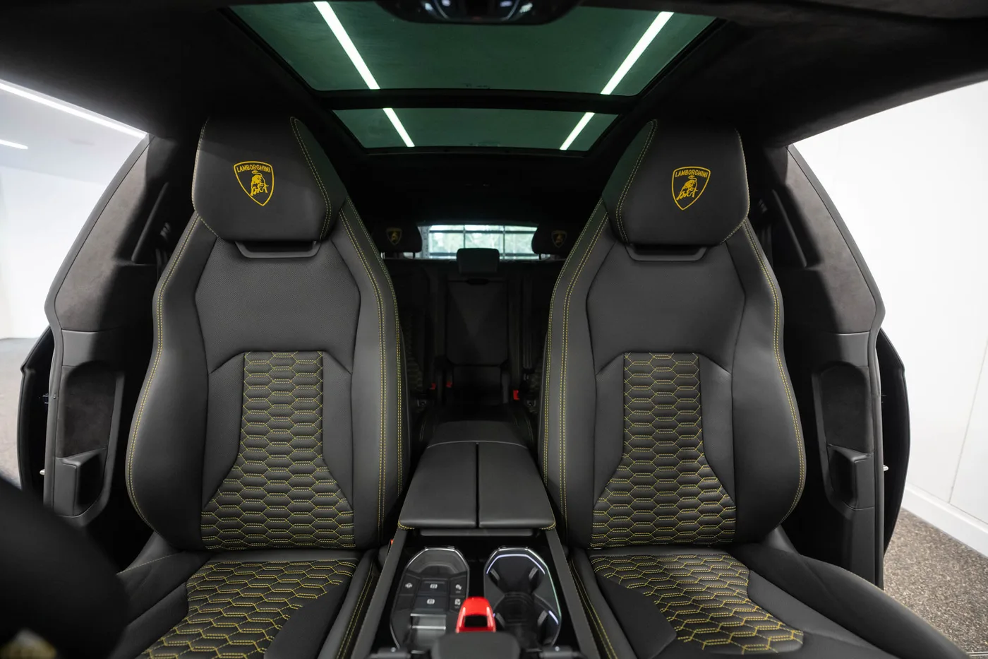 2024 Lamborghini Urus S angeboten von einer Vertragshändlergruppe in London, Vereinigtes Königreich, Foto 7 von 20