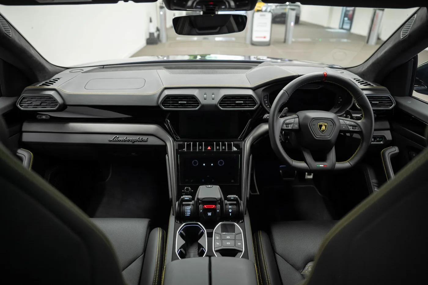 2024 Lamborghini Urus S angeboten von einer Vertragshändlergruppe in London, Vereinigtes Königreich, Foto 11 von 20